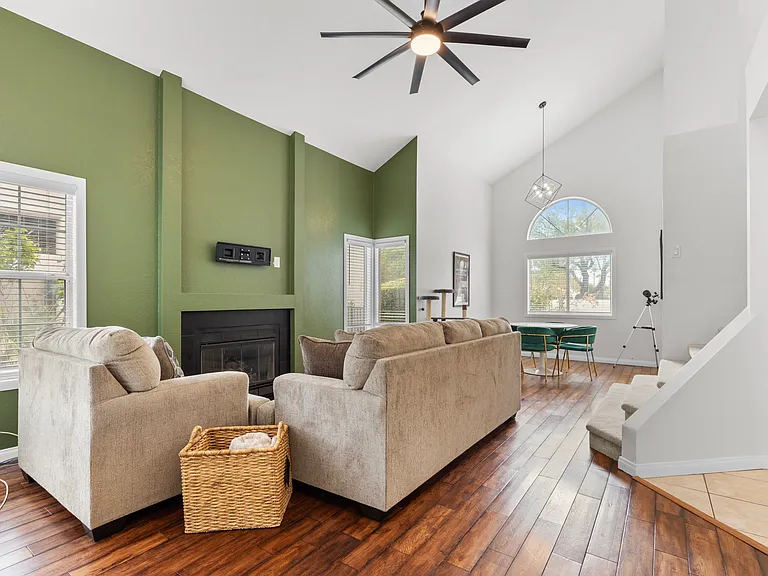 8337 Tide Pool Dr — Photo 3