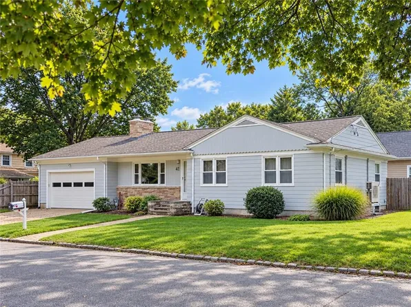 41 Wildwood Ave, Rumford, RI 02916