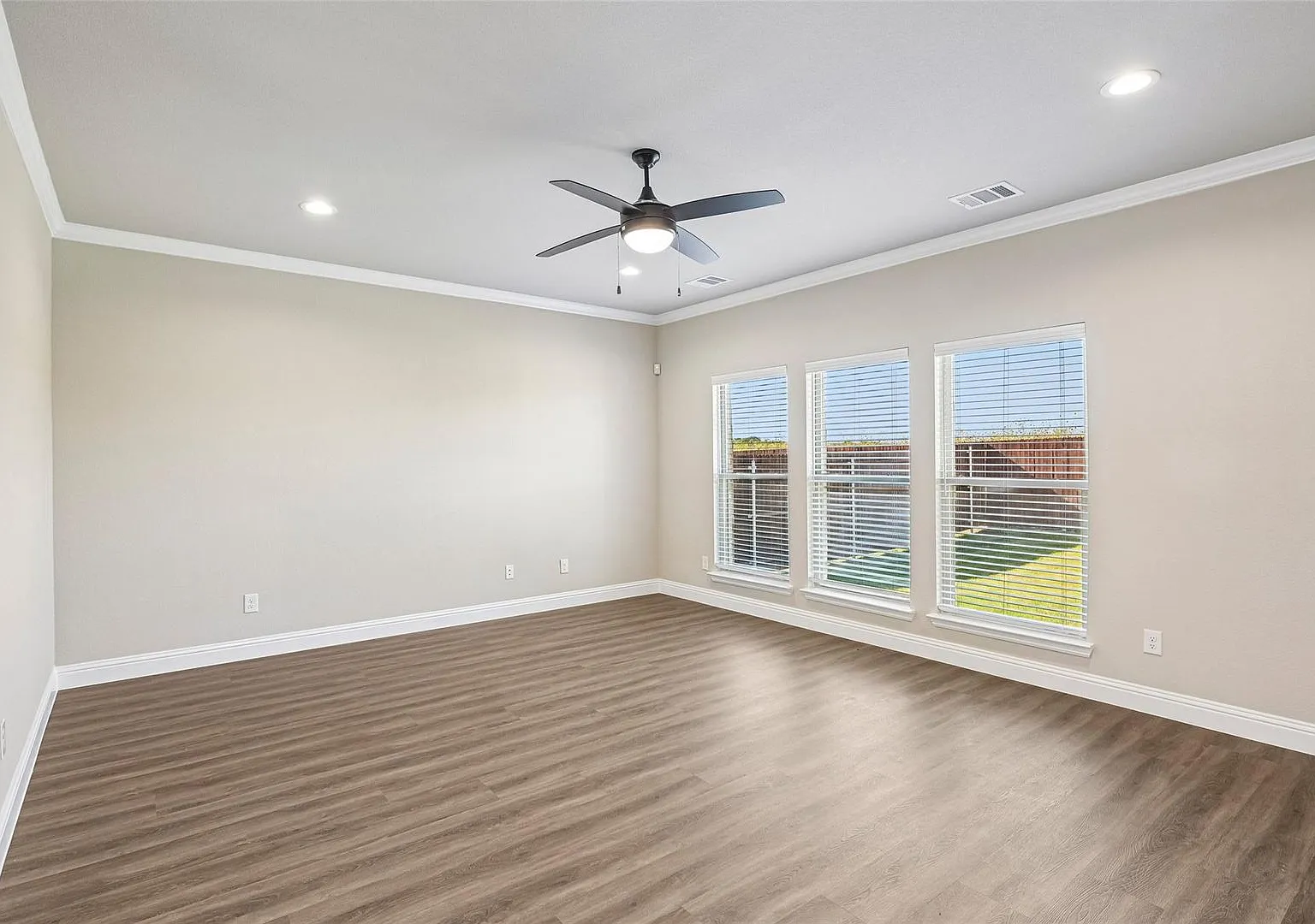 1045 Nighthawk Tr, Alvarado 76009 — Photo 4