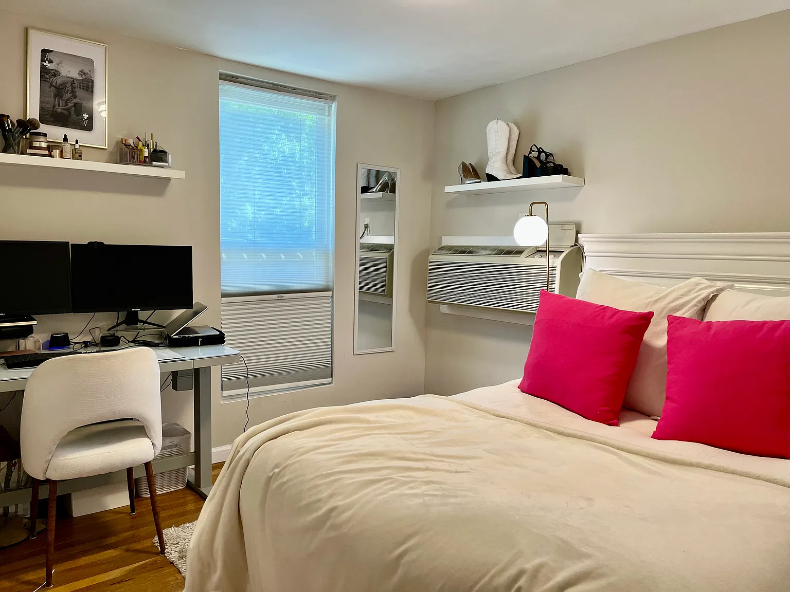 2 bed, 600 sqft, $3,100 — Photo 1
