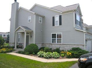 353 Robin Glen Ln, South Elgin, IL 60177