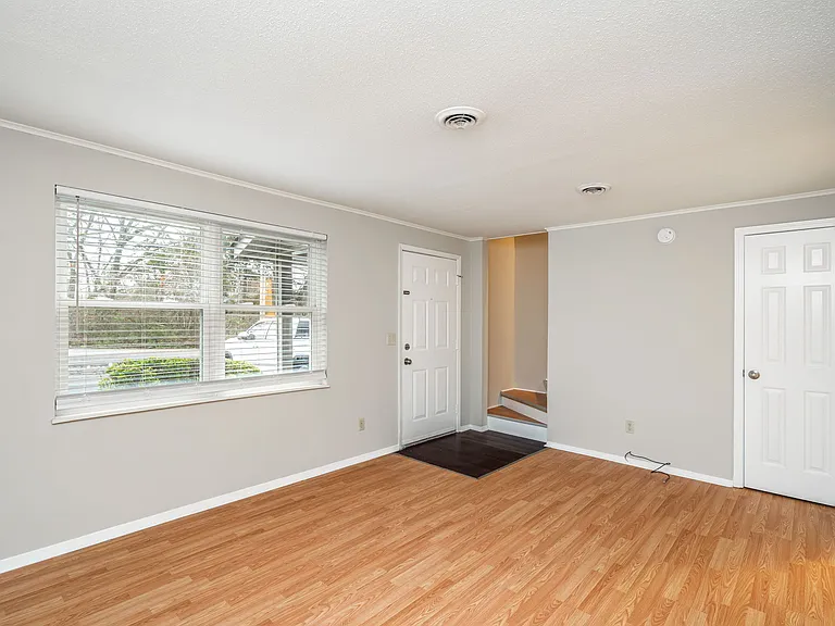 302 Wakefield Rd #A — Photo 4