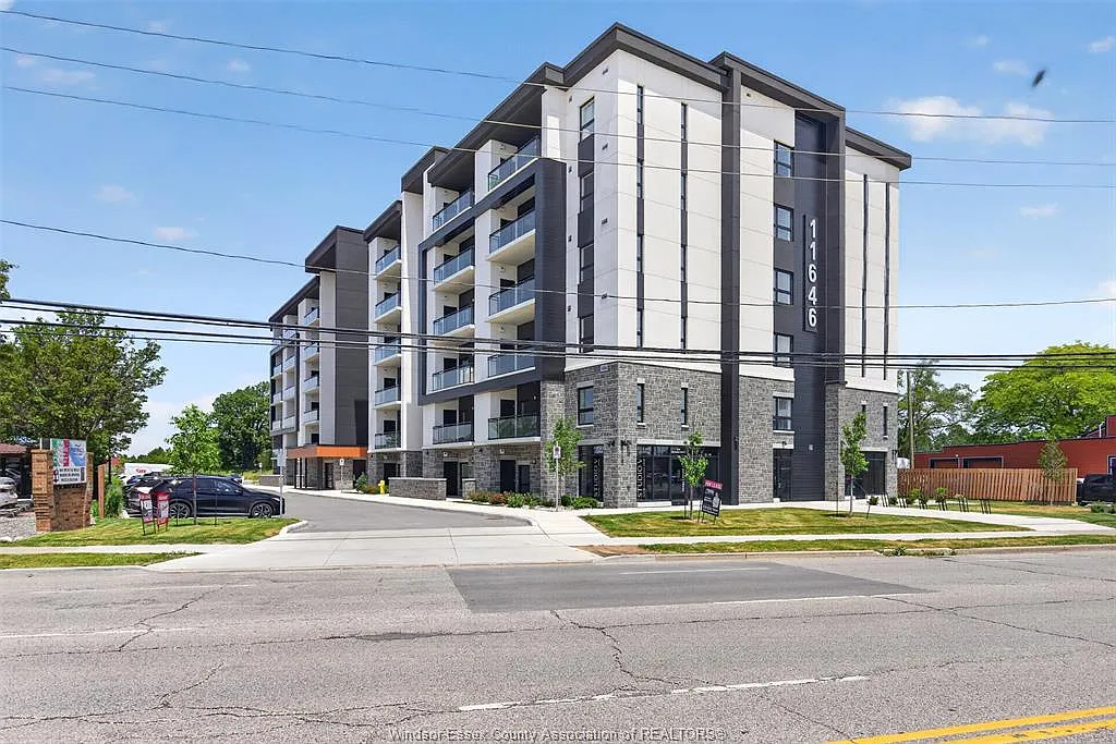 2 bed, 2.0 bath, 965 sqft, $2,300 — Photo 1