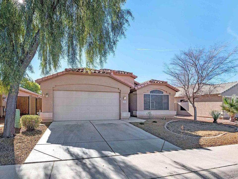 1st image of 42463 W Desert Fairways Dr