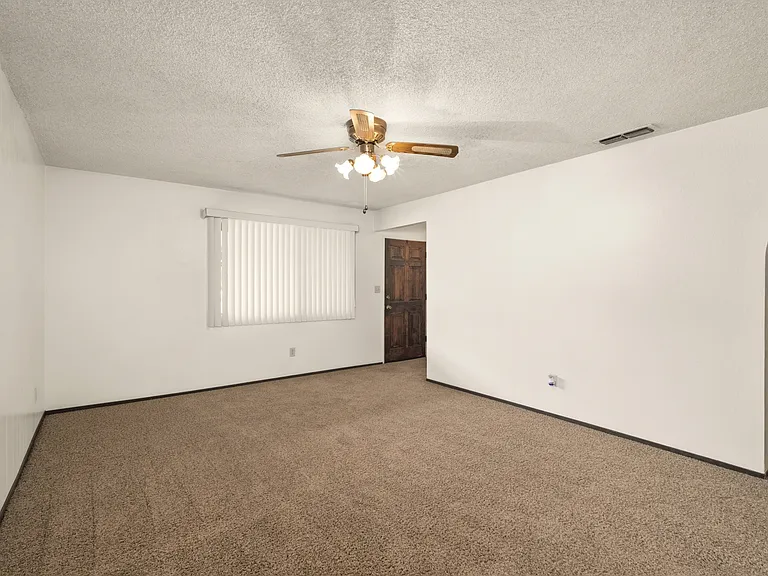 Scottsmen Apartments — Photo 11