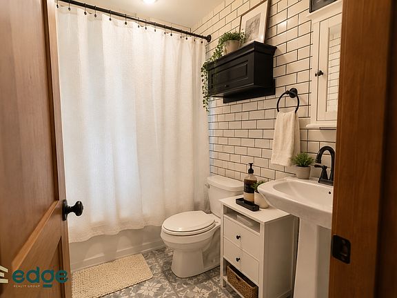 5th image of 57 Grand St APT 3A