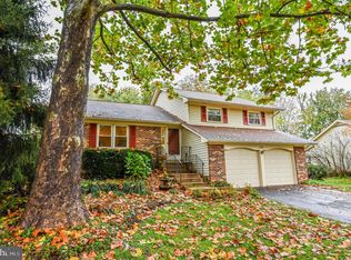 13506 Glendundee Dr, Herndon, VA 20171