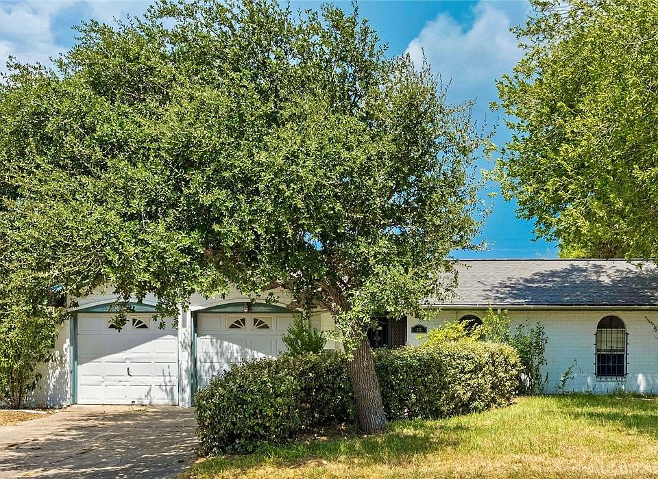 1st image of 213 Blanco Dr