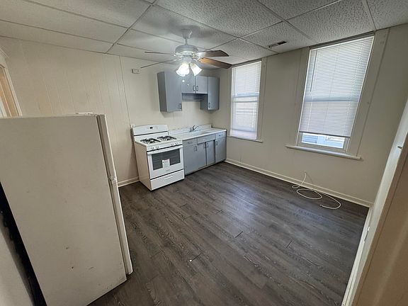 4th image of 5018 Indianapolis Blvd