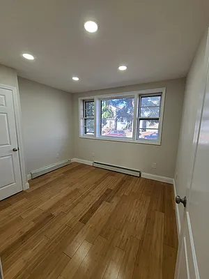 Rented by Bouklis Group | media 4