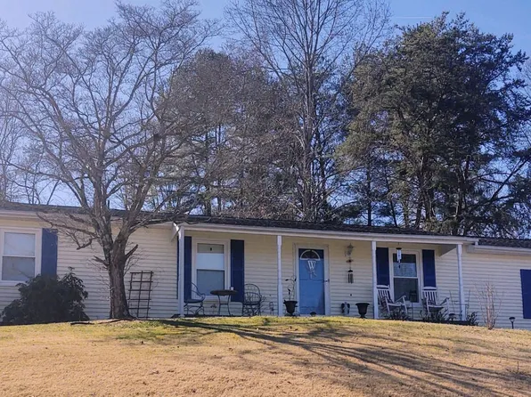 417 Crestfield Dr, Bristol, TN 37620