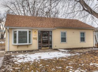 1317 Lindwood Dr, Carter Lake, IA 51510