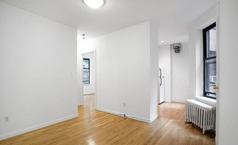 1st image of 15 E 84th St