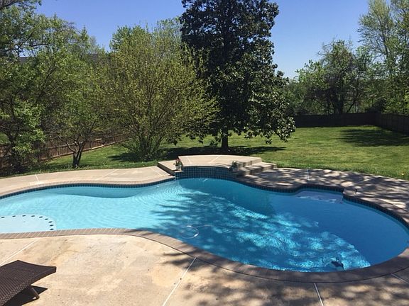 2nd image of 4621 Willow Run Dr