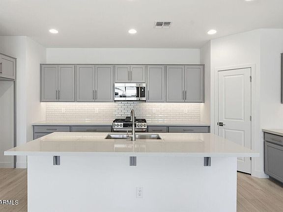 4th image of 9964 W MITCHELL Avenue