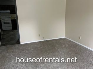 19 Razer Dr #1, West Frankfort, IL 62896