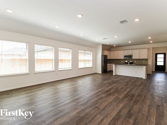 2nd image of 3037 Newcastle Ln