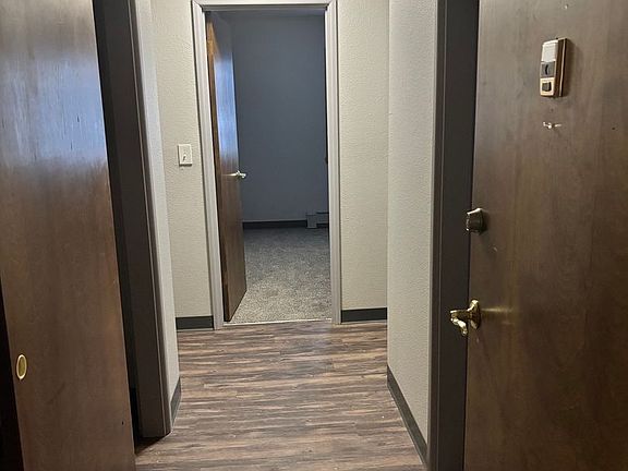4th image of 601 6th St E APT 13