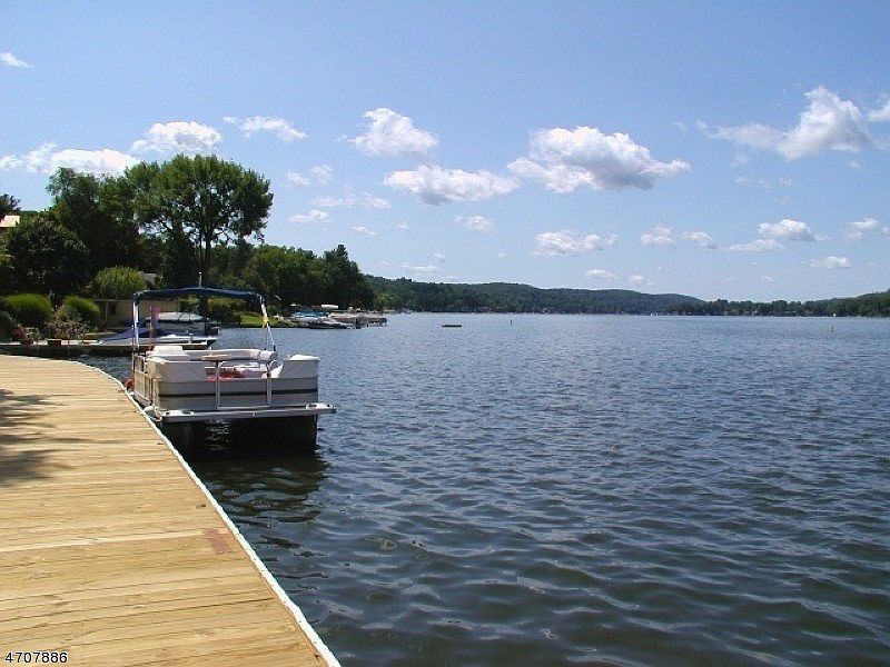 2nd image of 7 Sagamore Trl