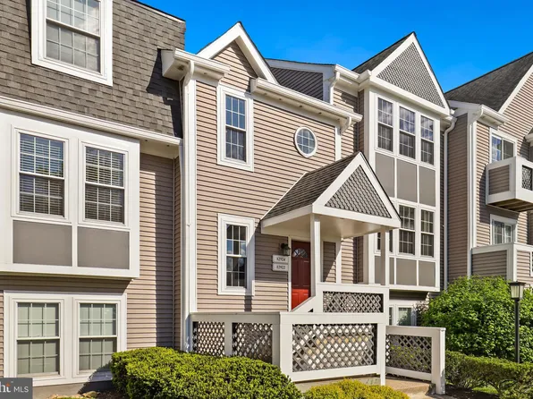 12924 Grays Pointe Rd #B, Fairfax, VA 22033