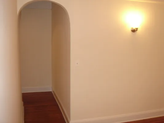 Rented by Metroline Realty | media 78