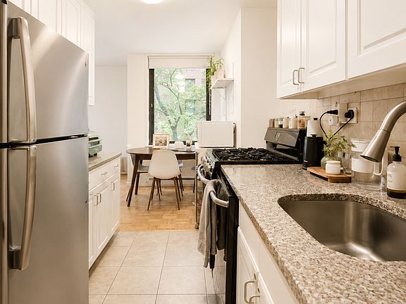 5th image of 1641 3rd Ave APT 1C