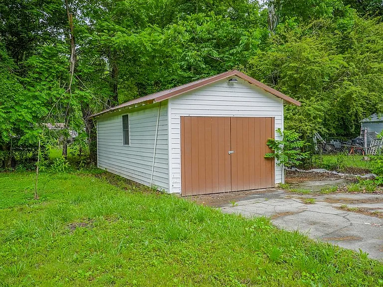 1821 Freeport Rd — Photo 17