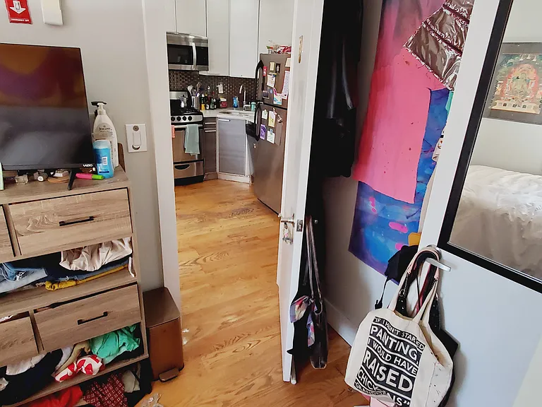 129 Ryerson St #2 — Photo 5