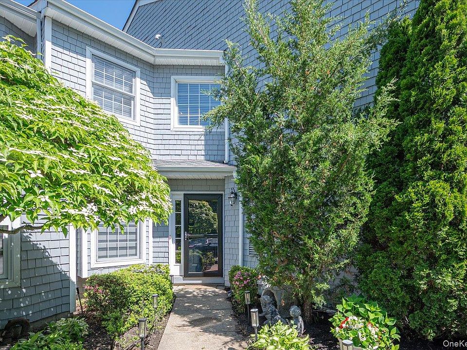 1st image of 55 Lakebridge Drive S