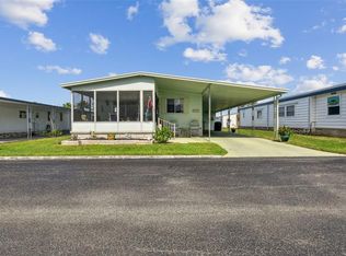 2045 Manoa Dr, Holiday, FL 34691
