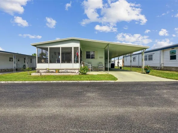 2045 Manoa Dr, Holiday, FL 34691