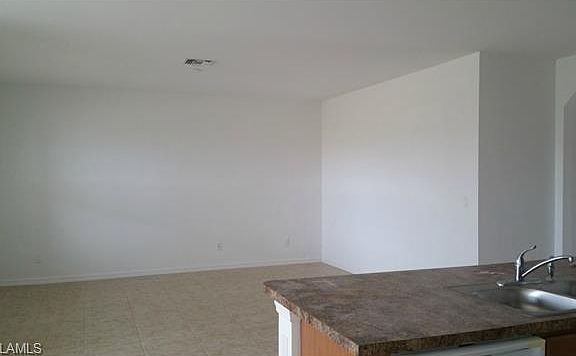 4th image of 617 SW 31st St