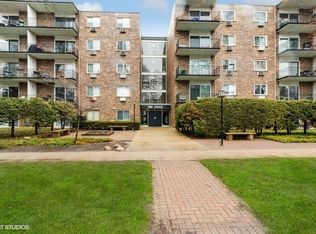 250 Ridge Ave APT 2D, Evanston, IL 60202