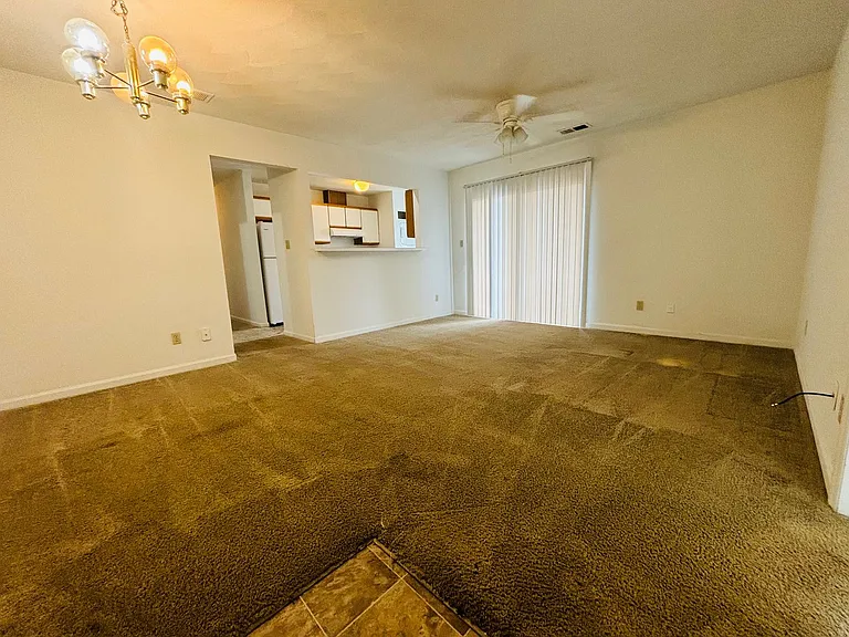 400F Berryfield Ln — Photo 2