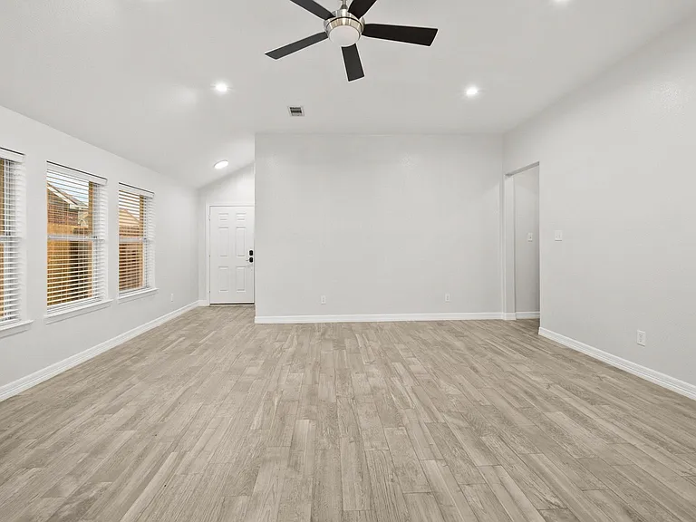 15218 Arnold — Photo 20