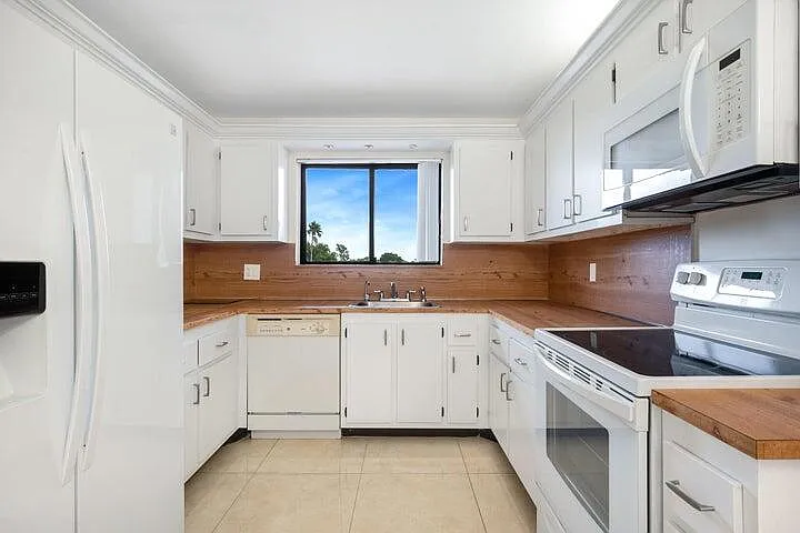 2 bed, 2.0 bath, 1200 sqft, $1,800 — Photo 2