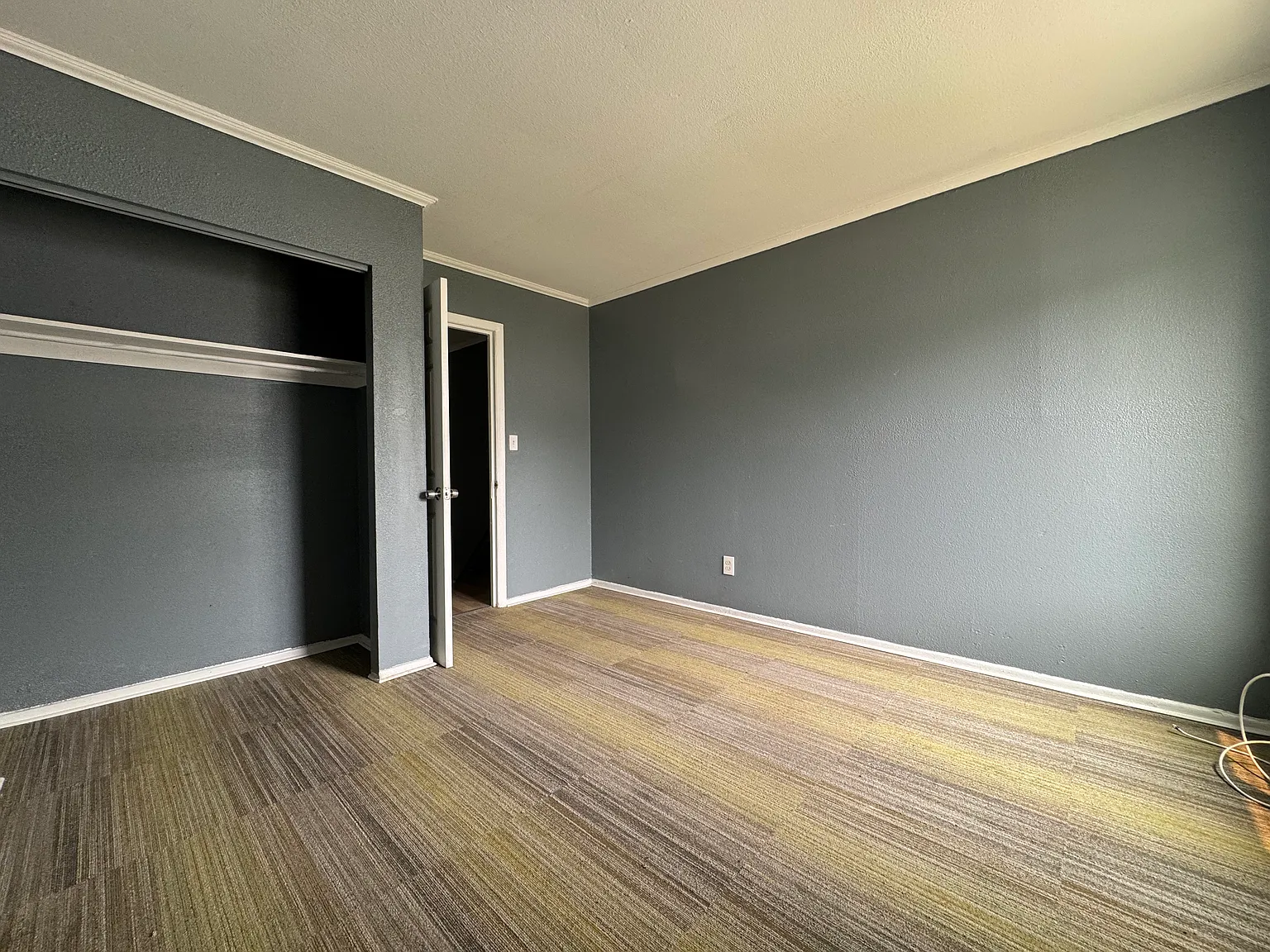 4 bed, 1.5 bath, 1250 sqft, $2,445 — Photo 3