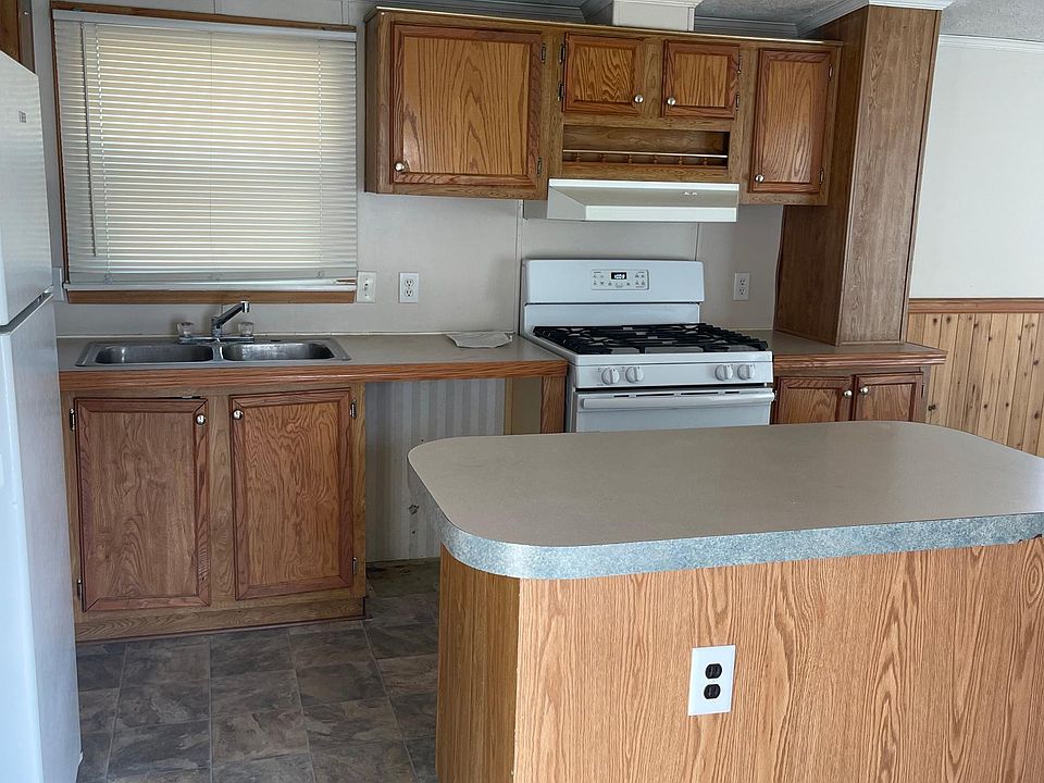 1st image of 2095 N Sheeran Dr
