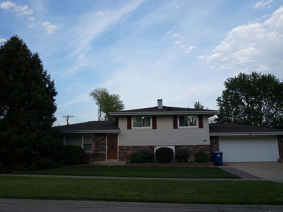 1st image of 925 Cottonwood Ln