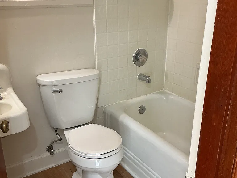 256 Burwell St #301 — Photo 4