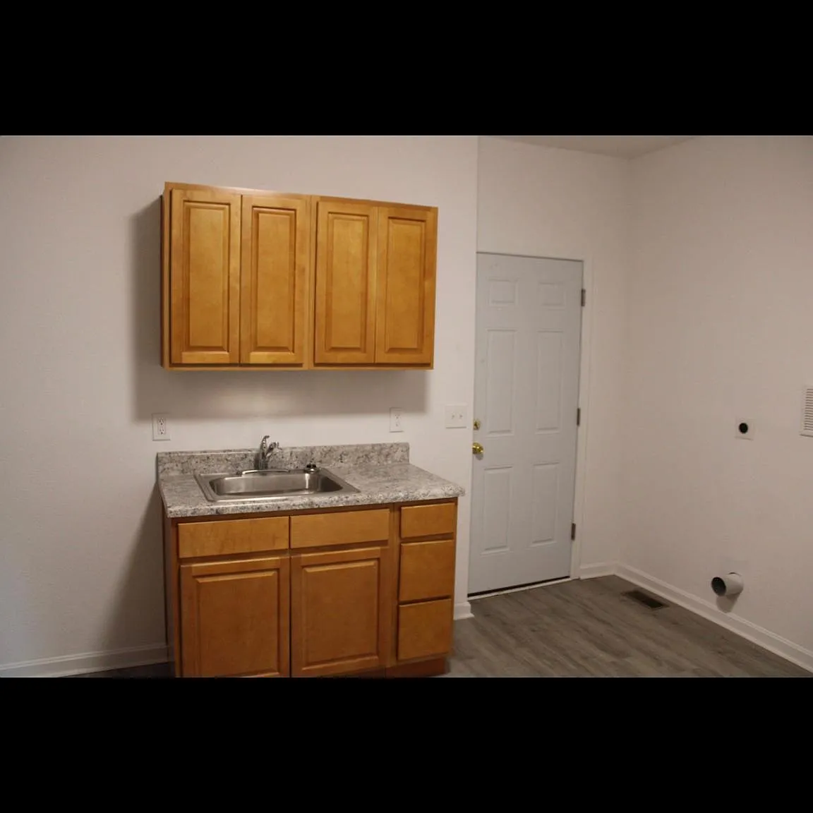 1 bed, 950 sqft, $1,100 — Photo 4