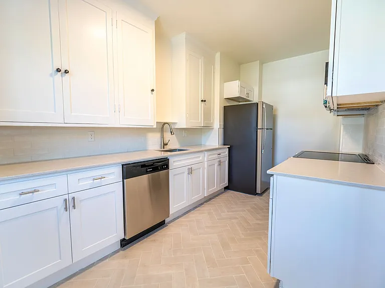The Roy Vue Apartments — Photo 2