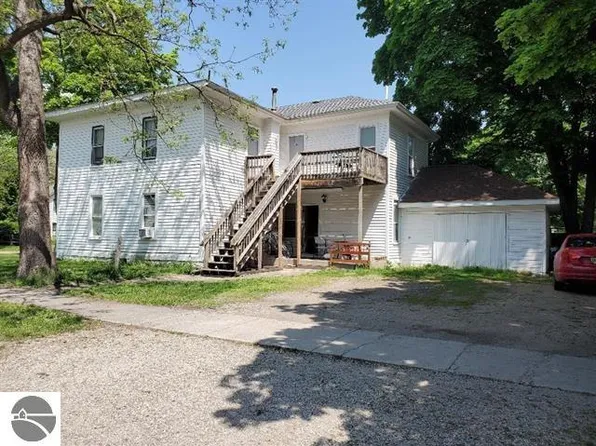 221 W Locust St, Mount Pleasant, MI 48858