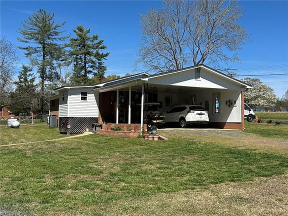 5th image of 281 Spencer Meadow Rd