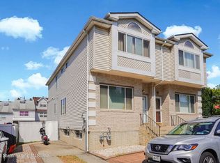 17 Lott Ln, Staten Island, NY 10314