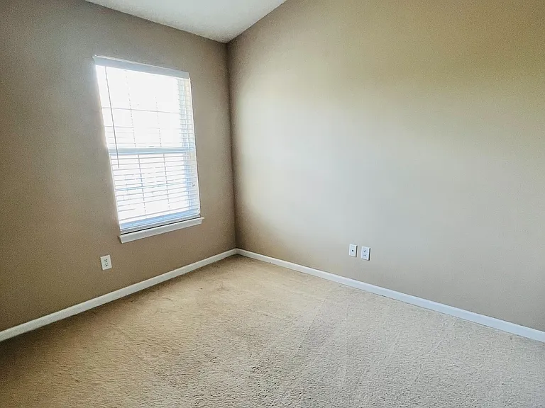 247 Coatsville Dr — Photo 14