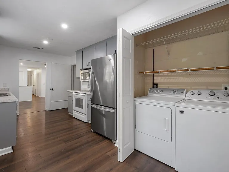 1112 Missionwood Ln — Photo 11