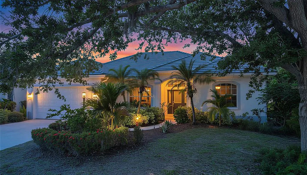 3 bed, 3.0 bath, 2368 sqft, $4,700 — Photo 1
