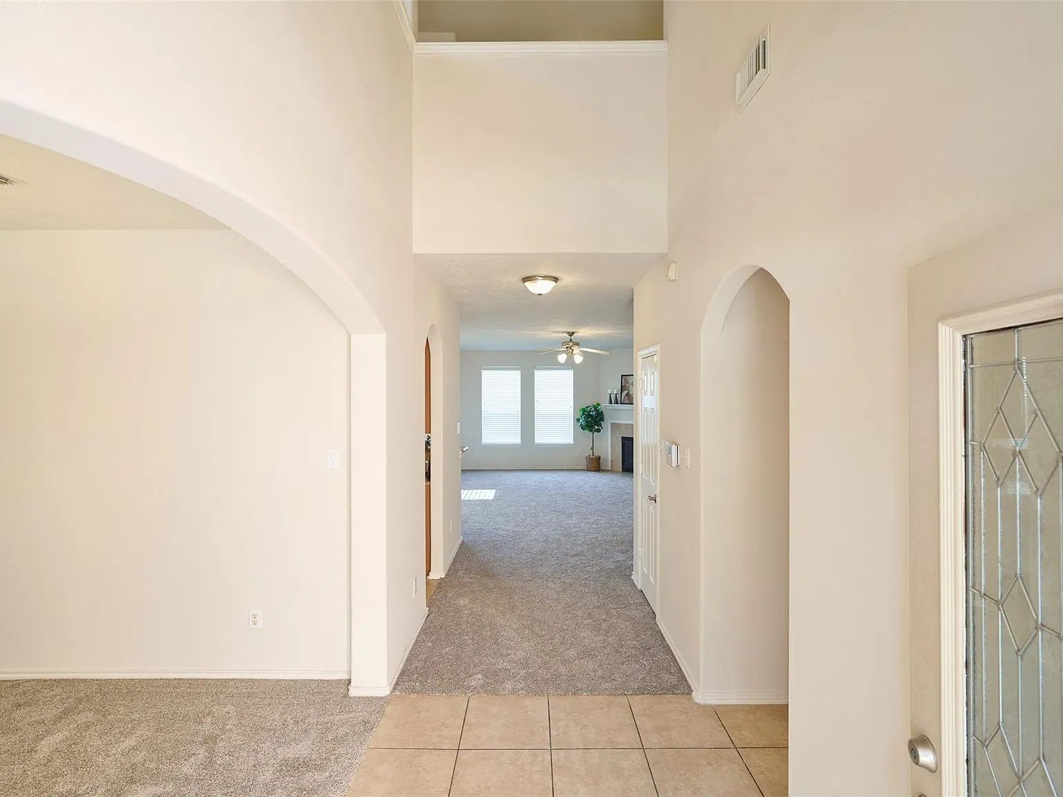 4 bed, 2.5 bath, 2610 sqft, $2,150 — Photo 4