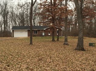 3907 E Graybill Rd, Sturgeon, MO 65284